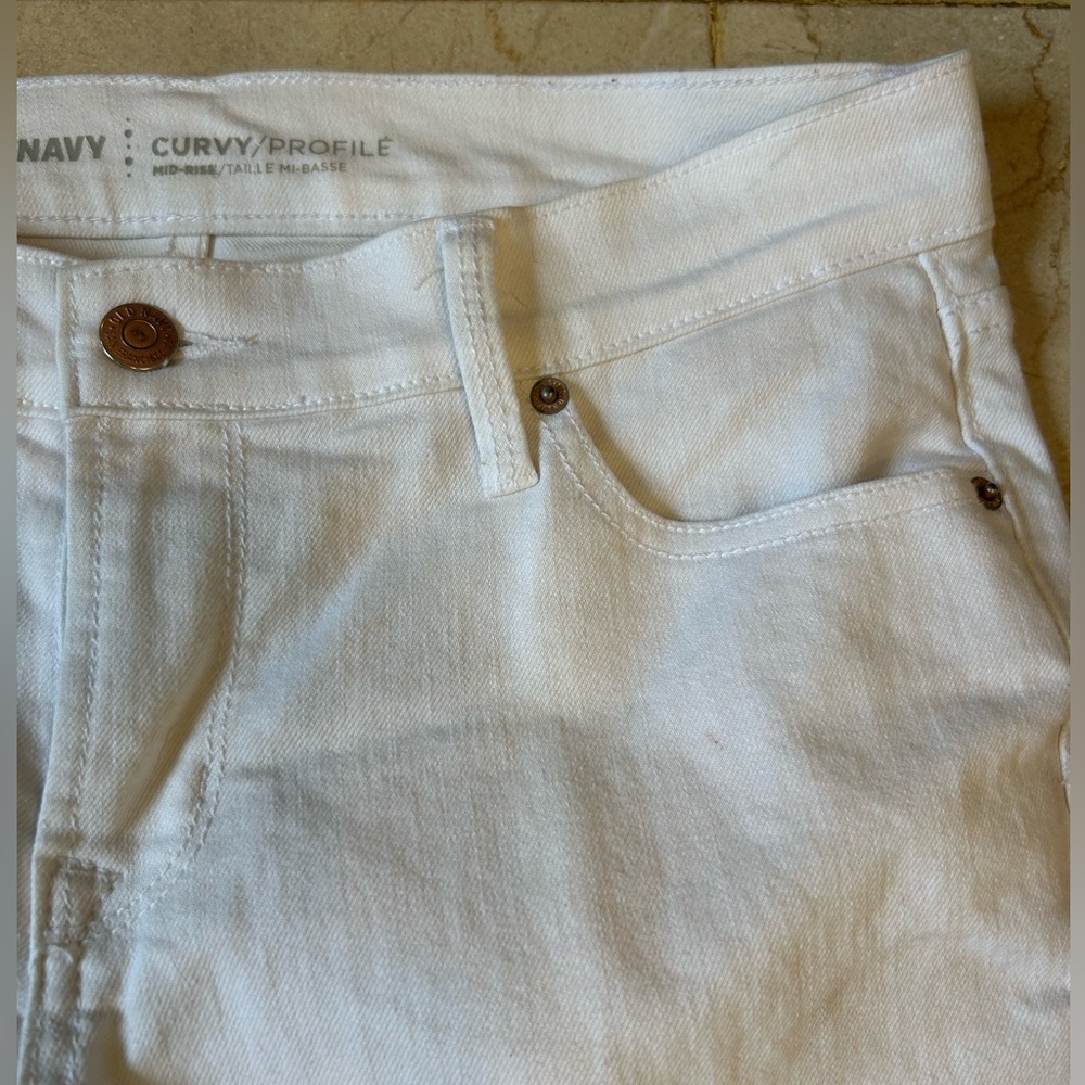 Old Navy, Curvy, White Denim, Mid Rise, Skinny Leg Jeans w/ Stretch, Sz 6 - Picture 4 of 11